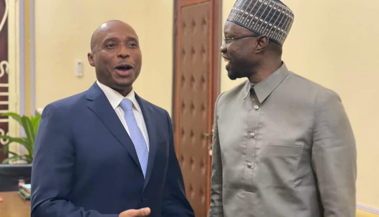 B082C595-332D-407D-B921-FFE231E632B0