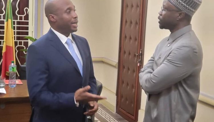 E9983534-B90B-48C0-AECF-48452DCB6F3F